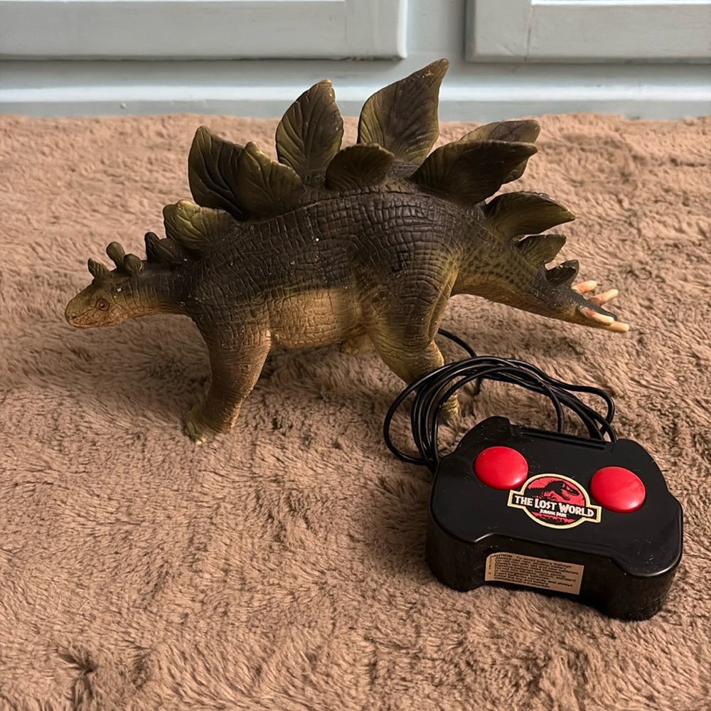 1997 Toybiz Jurassic Park The Lost World Remote Control Stegosaurus